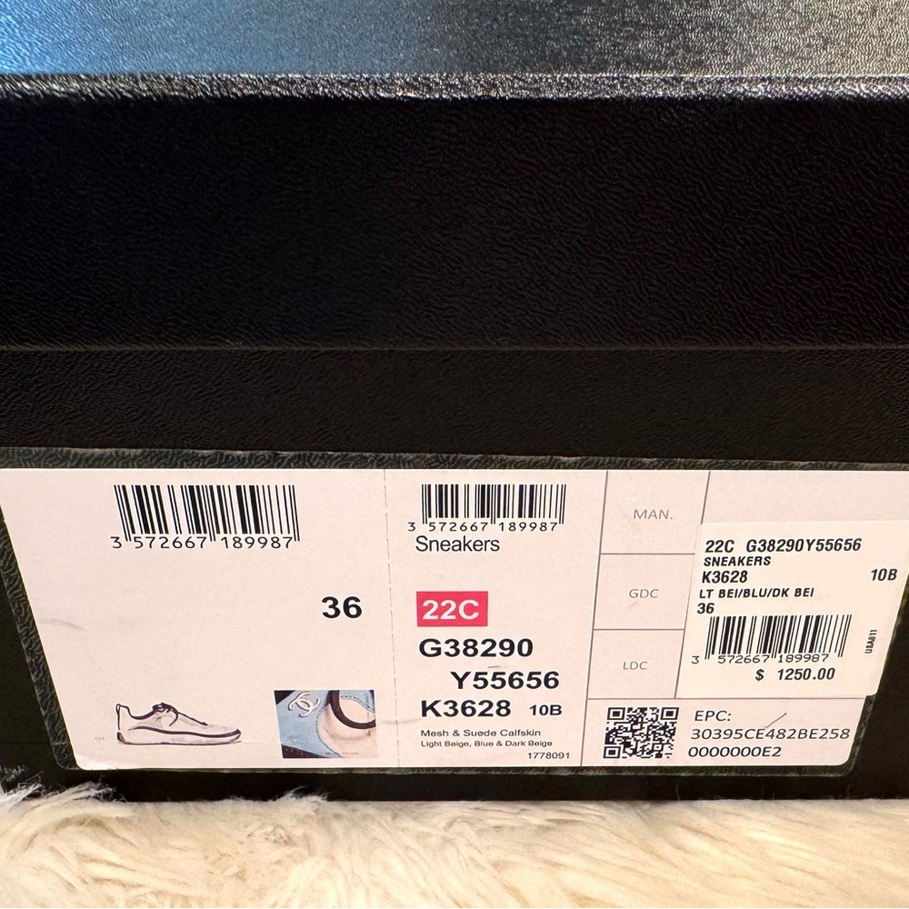 CHANEL | Women Sneakers - Picture 14 of 14
